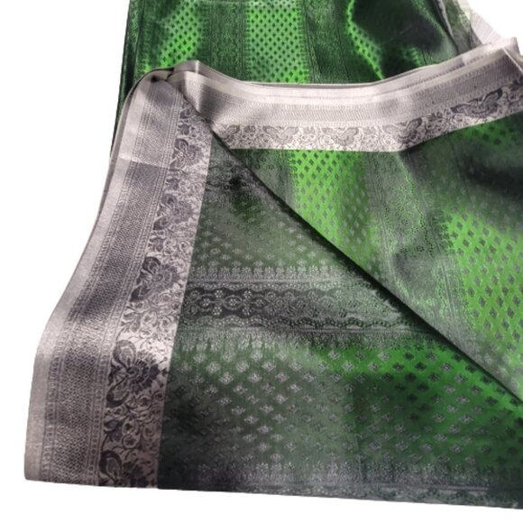 Green and Grey Sheen Saree Unstitched with Blouse Piece - NEW! - Picture 4 of 10